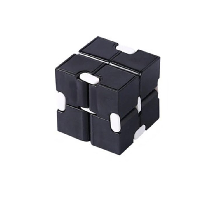 Cube puzzle-noir